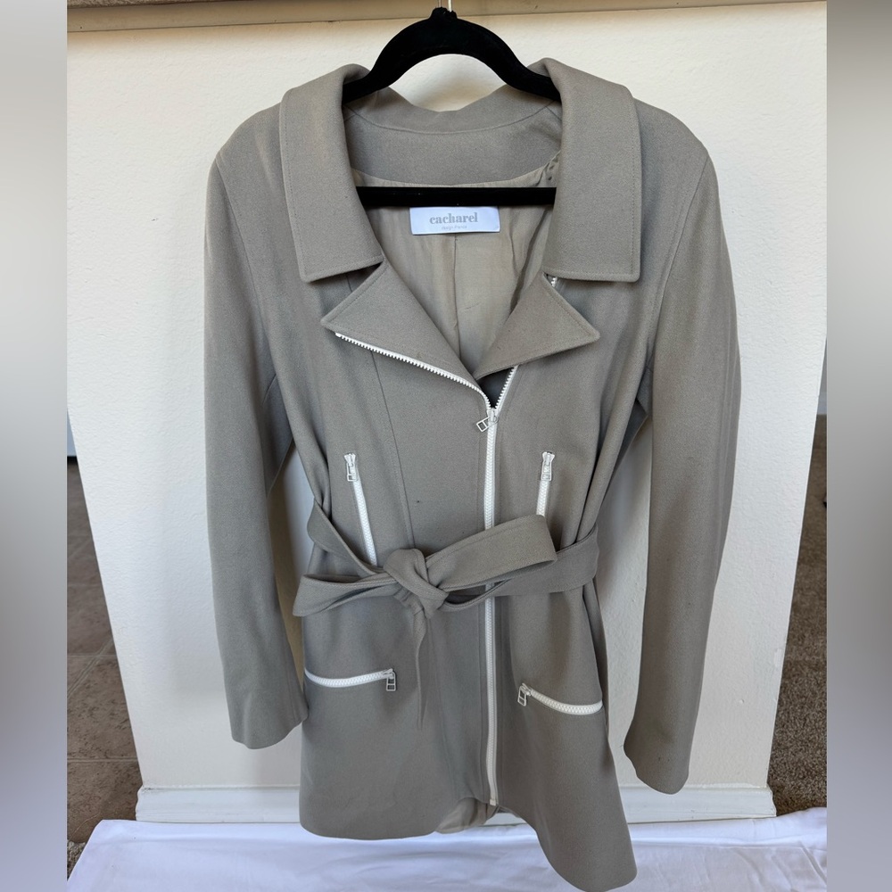 Cacharel 100% wool jacket / coat size 8 gray and white